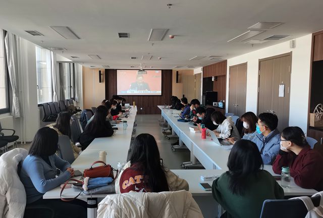 3200威尼斯vip观看十九届六中全会新闻发布会-良乡学生会场_副本.jpg